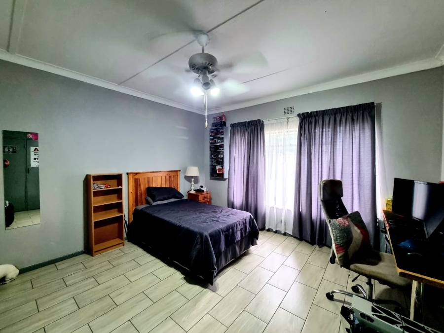 3 Bedroom Property for Sale in Rhodesdene Northern Cape